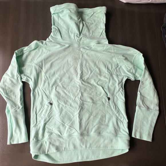Perfect for Spring! Lululemon pullover cowl neck mint green sz 10 sold out - Picture 2 of 11